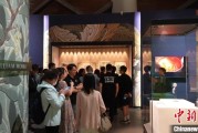 自己算命百年典藏首渡重洋 124套英国工艺美术运动珍品亮相天津